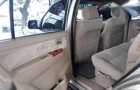 Selling Toyota Fortuner G 4x2 Diesel 2010-7