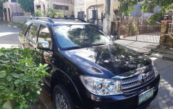 Toyota Fortuner G Automatic Diesel 2011model