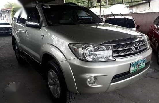 Selling Toyota Fortuner G 4x2 Diesel 2010-1