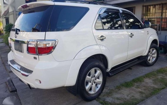 Toyota Fortuner G 2011 Manual D4d diesel engine Top of the line