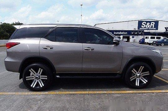 Toyota Fortuner 2017 FOR SALE-6