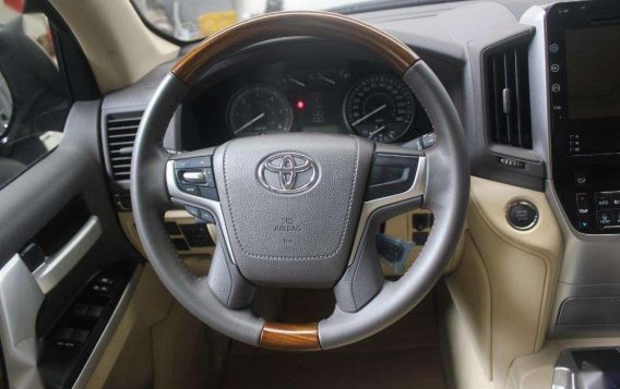 2019 Toyota Land Cruiser DUBAI VX Platinum Brand New-6