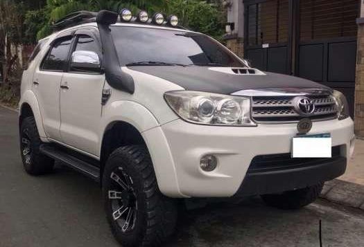 Toyota Fortuner 2010 V 4x4 Diesel A/T Lifted