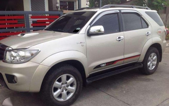 RUSH SALE!! 2010 Toyota Fortuner 3.0 V 4x4-4