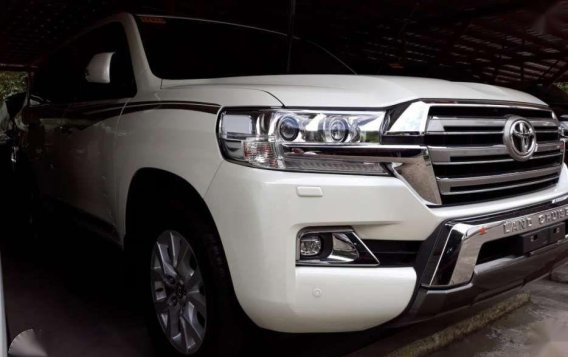 2019 Toyota Land Cruiser vx 2018 premium local 