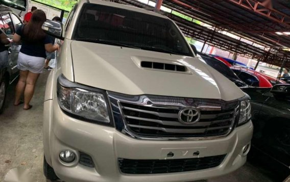 2014 TOYOTA Hilux 25 G 4x2 Manual Gold Metallic