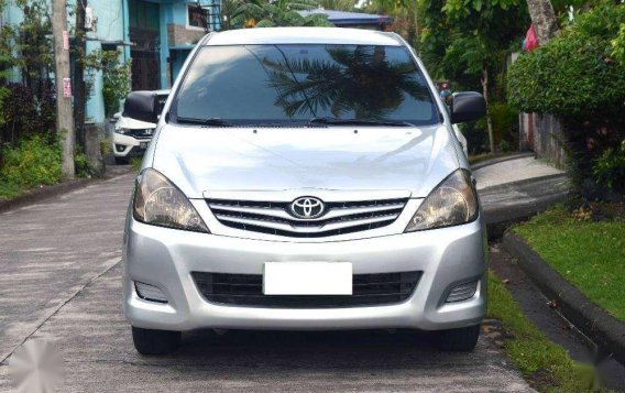 Toyota Innova E 2011 for sale-2