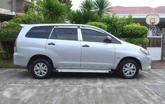 Toyota Innova E 2011 for sale