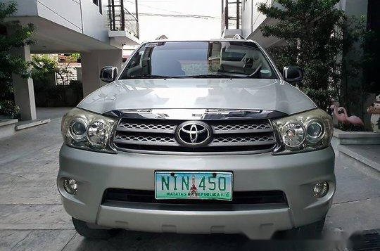 Toyota Fortuner 2011 G AT for sale-2