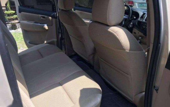 2014 model Toyota Hilux G D4D automatic transmission turbo diesel 4x2
