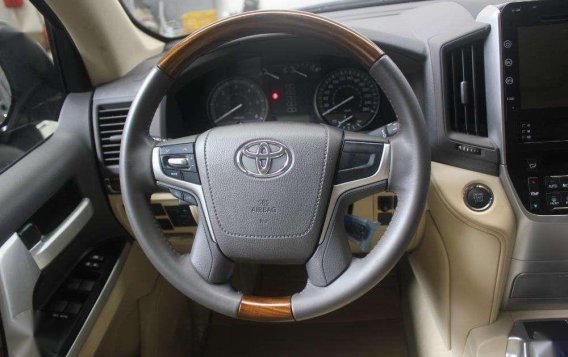 2019 Brand New Toyota Land Cruiser Dubai Version VX Platinum Ed-1