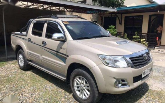 2014 model Toyota Hilux G D4D automatic transmission turbo diesel 4x2-3