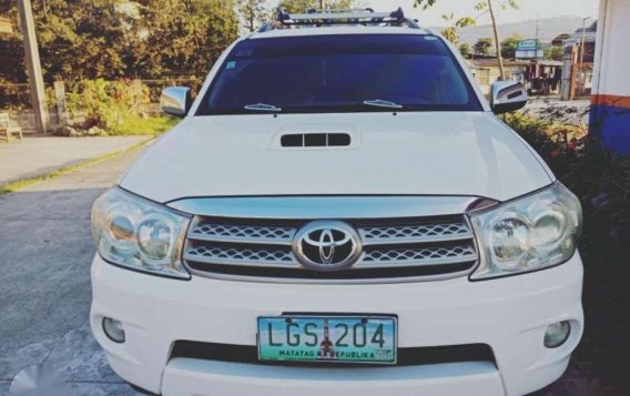 SELLING Toyota Fortuner 2010mdl-2