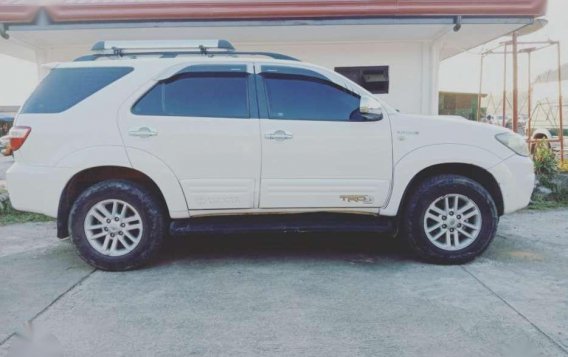 SELLING Toyota Fortuner 2010mdl-1