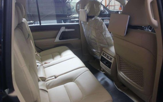 2019 Brand New Toyota Land Cruiser Dubai Version VX Platinum Ed-4