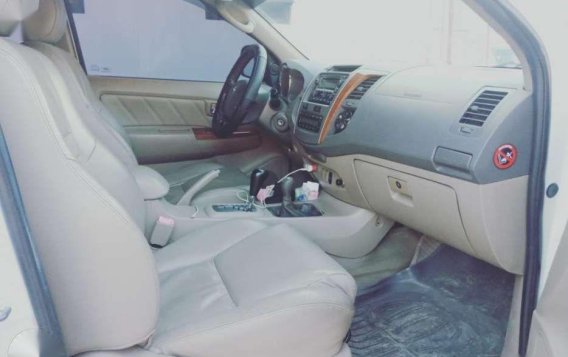 SELLING Toyota Fortuner 2010mdl-6