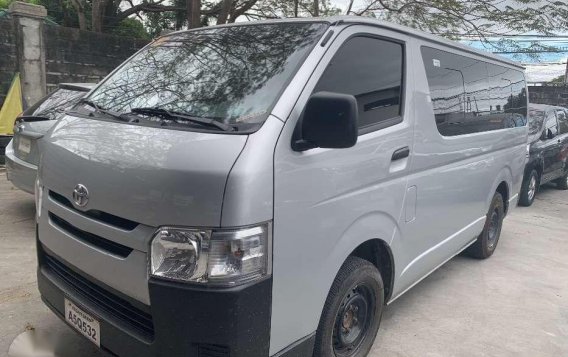 2018 TOYOTA Hiace Commuter 3.0 Manual Silver-1