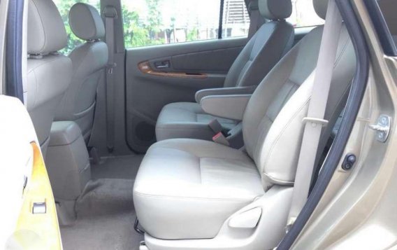 Toyota Innova 2.5V 2011 for sale-3