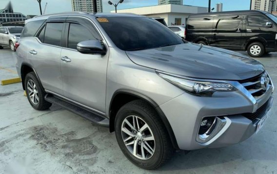 Toyota Fortuner 2018 V 4x2 Automatic diesel-3