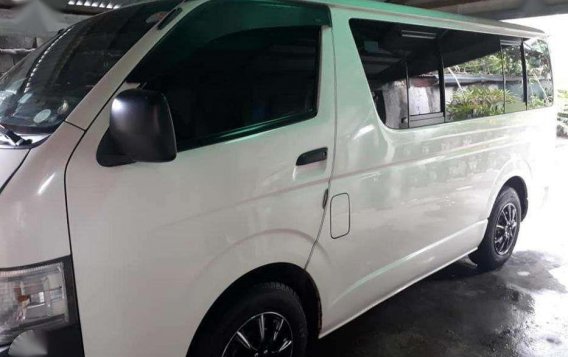 Toyota HiAce Commuter 2013 MT for sale-2
