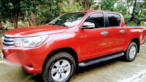 SELLING TOYOTA Hilux G 4x4 Auto 2016