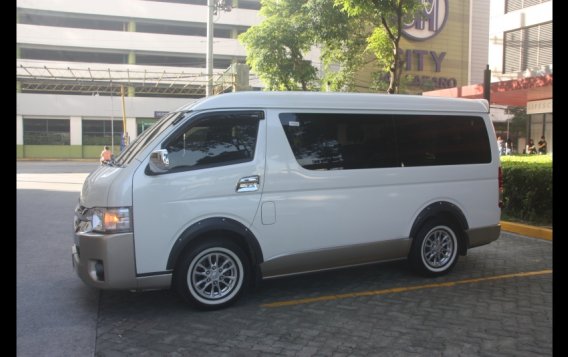 2017 Toyota Hiace GL Grandia AT Diesel-5