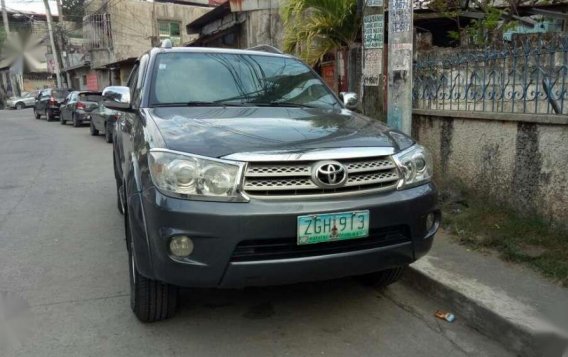 Toyota Fortuner 2006 Gas Matic FOR SALE-1