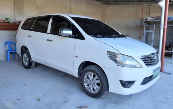 2013 Toyota Innova E Automatic transmission D4d Diesel engine