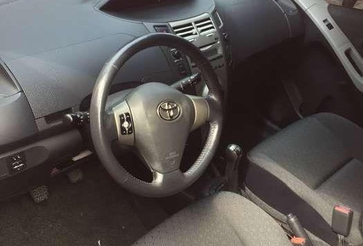Toyota Yaris 2011 FOR SALE-2