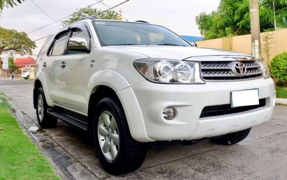 Toyota Fortuner diesel automatic 2009-2