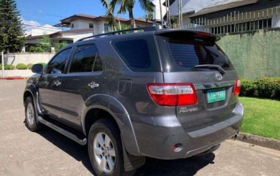 1st owned 2010 Toyota Fortuner G Automatic-3