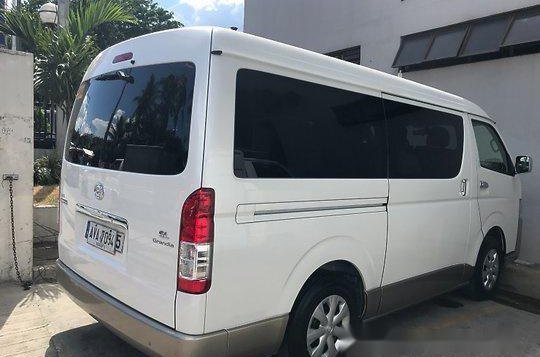 Toyota Hiace 2015 1st owned Leather seats-2