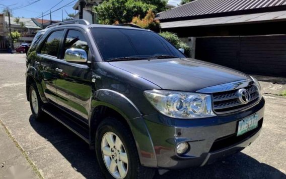 1st owned 2010 Toyota Fortuner G Automatic-6