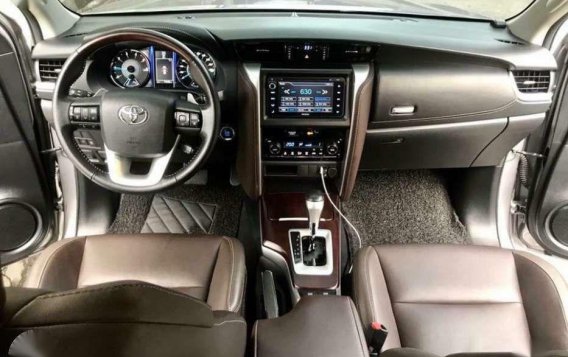 Toyota Fortuner 4X2 V DSL 10tkms AT 2017-5
