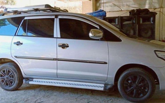 Well-kept Innova toyota MT for sale