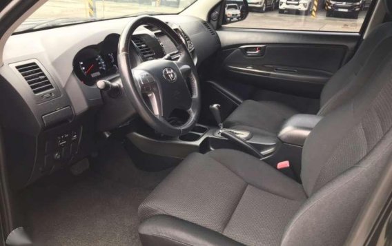 2015 Toyota Fortuner V AT VNT Diesel Black Edition Leather -4