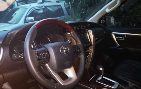 2016 TOYOTA Fortuner V FOR SALE-3