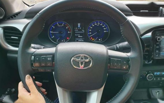 Selling Toyota Hilux 2016 G AT-8