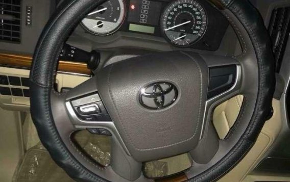 Toyota Land Cruiser LC200 VX DUBAI V8 AT 2017 -7