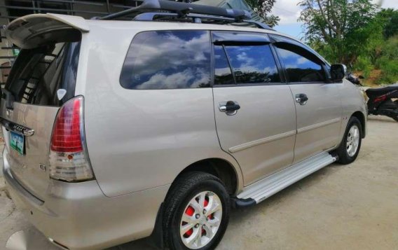 Toyota Innova E 2010 for sale-1