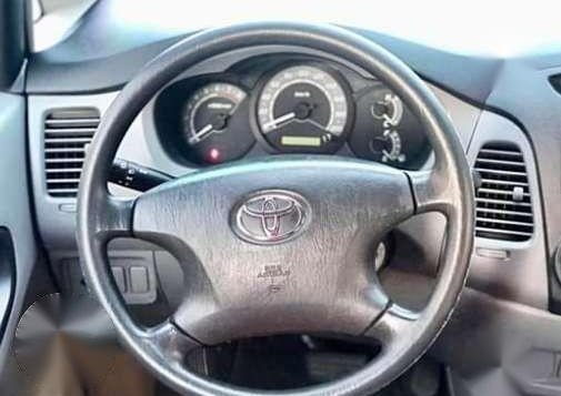 Toyota Innova E 2011 for sale-6