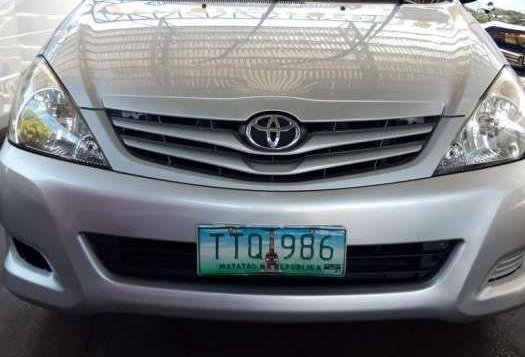 2011 Toyota Innova E for sale