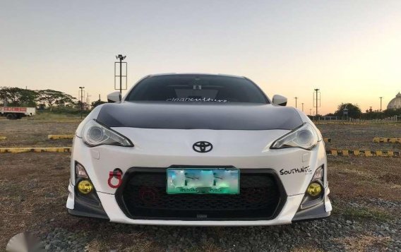 Toyota 86 2013 Pearl White for sale-1