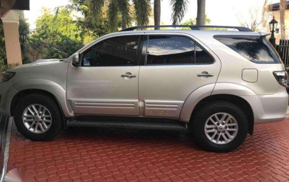 Toyota Fortuner V 4x4 2012 for sale-2