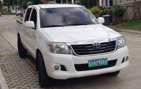 White Toyota Hilux 2012 for SALE-1