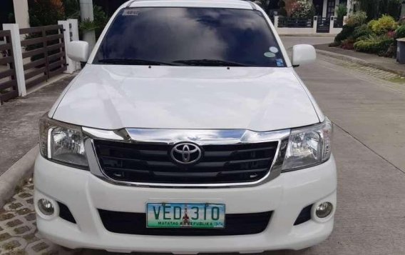 White Toyota Hilux 2012 for SALE