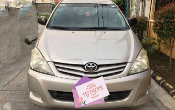 2011 Toyota Innova E for sale -2