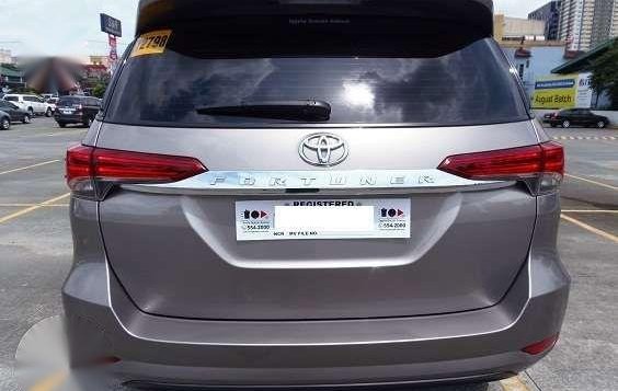 Almost New. Loaded. Toyota Fortuner G MT 2011-2