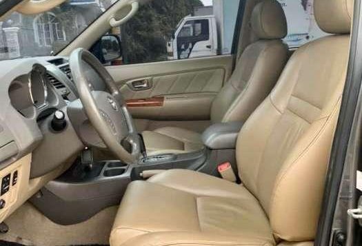 2010 Toyota Fortuner G for sale -4