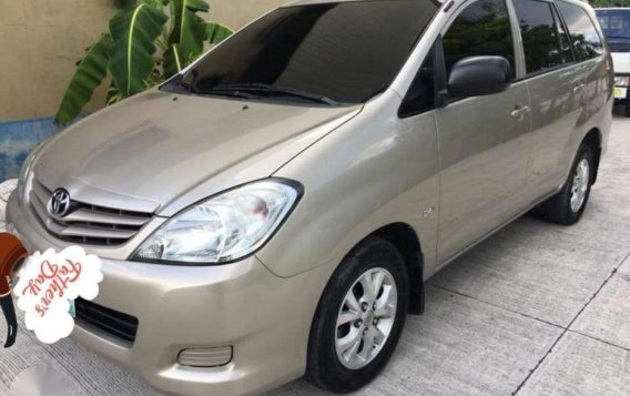 2011 Toyota Innova E for sale 